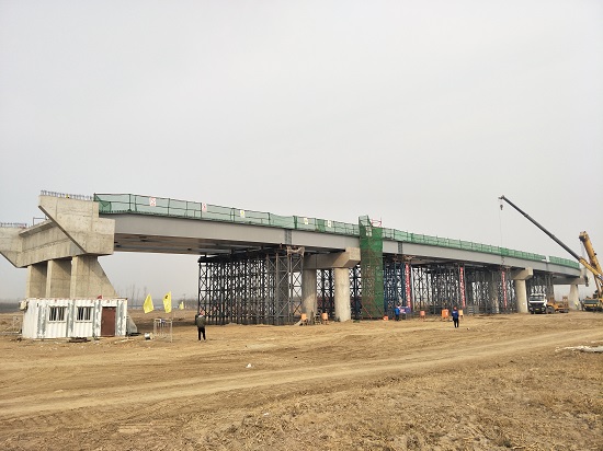 20181201-六分部-河北高速公路总承包部六分部全线首座桥钢箱梁架设完成-摄影冯一鸣.jpg 20181201-六分部-河北高速公路总承包部六分部全线首座桥钢箱梁架设完成-摄影冯一鸣.jpg