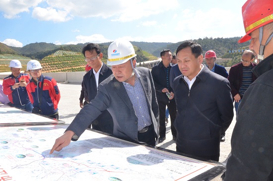 20181105玉溪市常务副市长柳文炜到江通产品调研l李可摄影.JPG 20181105玉溪市常务副市长柳文炜到江通产品调研l李可摄影.JPG