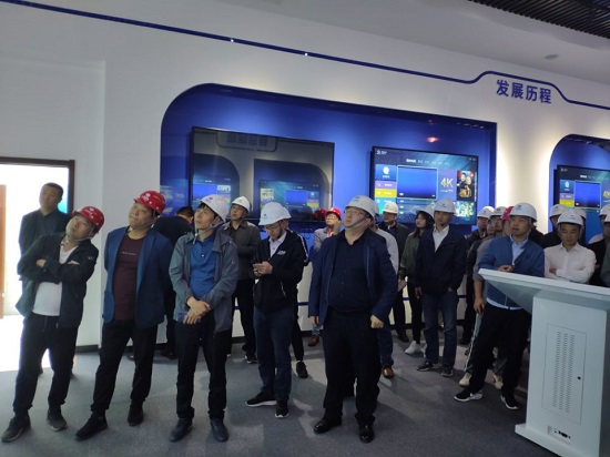 对标先进单位,建设精品工程——山东分企业组织观摩青岛国信海天中心产品摄影尹晗2.jpg 对标先进单位,建设精品工程——山东分企业组织观摩青岛国信海天中心产品摄影尹晗2.jpg