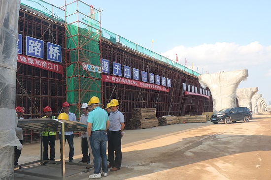 20190430丁齐名金星路跨线桥现场调研-马亚男摄影.JPG 20190430丁齐名金星路跨线桥现场调研-马亚男摄影.JPG