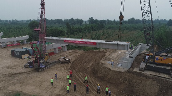 津石高速六分部首片梁架设施工完成-刘寰宇2.jpg 津石高速六分部首片梁架设施工完成-刘寰宇2.jpg