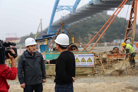岱山电视台采访—张滕拍摄.jpg 岱山电视台采访—张滕拍摄.jpg