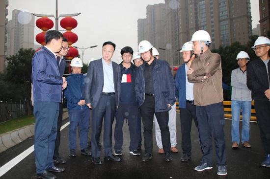 20180927+西安市委常委聂仲秋到西安西延路产品检查工作(摄影:张蕴潮)s.jpg 20180927+西安市委常委聂仲秋到西安西延路产品检查工作(摄影:张蕴潮)s.jpg