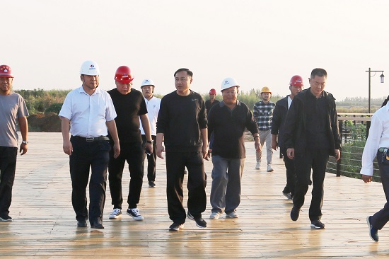 20181008邹城市副市长赵洪新(正中)一行莅临邹城产品检查指导工作摄影韩春生s.jpg 20181008邹城市副市长赵洪新(正中)一行莅临邹城产品检查指导工作摄影韩春生s.jpg