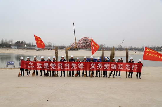 20190401南阳月季园产品开展党员义务劳动活动摄影李英杰.JPG 20190401南阳月季园产品开展党员义务劳动活动摄影李英杰.JPG