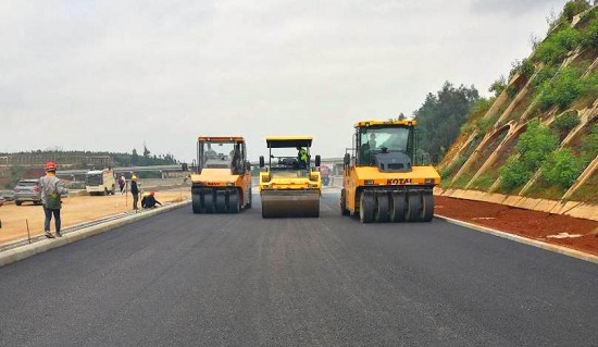 20181017江通高速公路路面沥青下面层试验段完成殷钢摄影.jpg 20181017江通高速公路路面沥青下面层试验段完成殷钢摄影.jpg