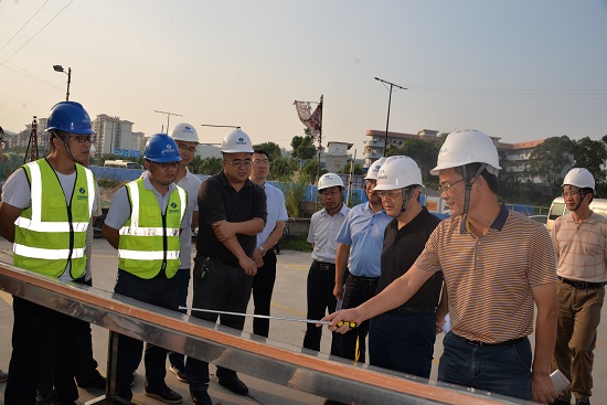 2018.09.30江门市市长刘毅到江门市国省道及五邑路PPP产品部督导工地建设情况-朱绪仁摄s.jpg 2018.09.30江门市市长刘毅到江门市国省道及五邑路PPP产品部督导工地建设情况-朱绪仁摄s.jpg