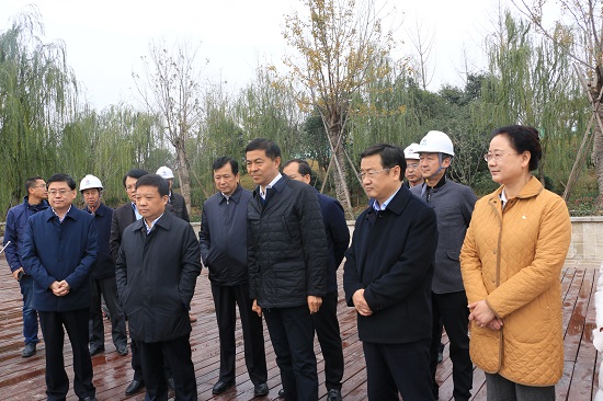 20181120+郑州市委副书记、市长王新伟(右二)陪同安阳市四大班子观摩贾鲁河综合治理工程+摄影张丽莉.jpg 20181120+郑州市委副书记、市长王新伟(右二)陪同安阳市四大班子观摩贾鲁河综合治理工程+摄影张丽莉.jpg