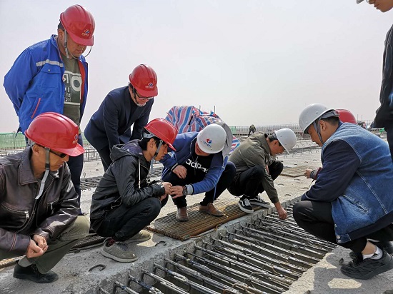 促进度、重质量、保安全、严纪律——河北高速公路总承包部对各分部开展第一季度履约考核——摄影:许鹏飞1.jpg 促进度、重质量、保安全、严纪律——河北高速公路总承包部对各分部开展第一季度履约考核——摄影:许鹏飞1.jpg