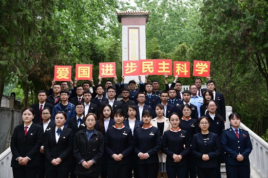 20190514+阜阳产品开展五四“青春心向党++建功新时代”系列团日活动-摄影舒忠伟.jpg 20190514+阜阳产品开展五四“青春心向党++建功新时代”系列团日活动-摄影舒忠伟.jpg